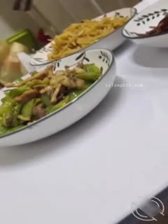 想草自己的妹妹11给兄弟们发一个给妹妹下yao的视频